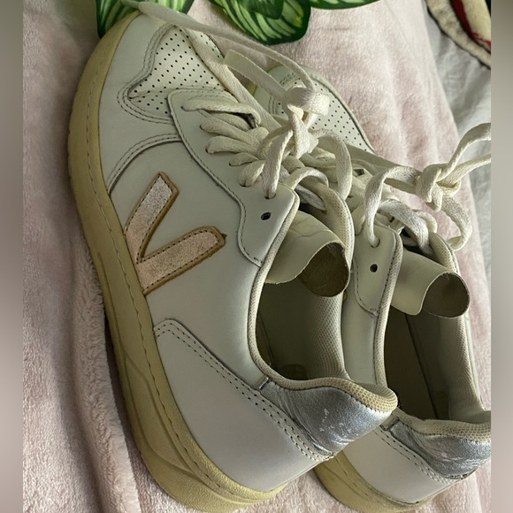 VEJA - Sneakers Shoes Women’s Size 6 - Picture 4 of 8